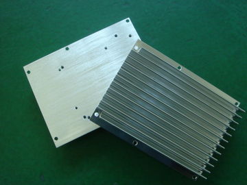 Snelle Prototypecnc Precisie die Aluminiumuitdrijving Heatsink met Omzettingsdeklaag machinaal bewerken